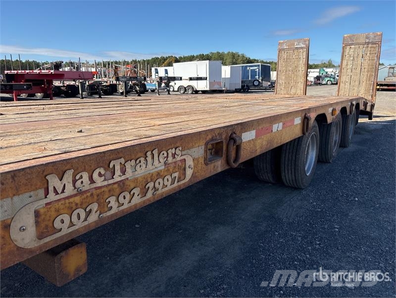 MAC 30 ft Tri/A Equipment Trailer Прицепы-Автовозы