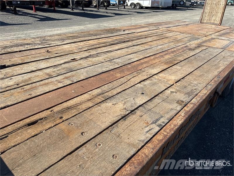 MAC 30 ft Tri/A Equipment Trailer Прицепы-Автовозы