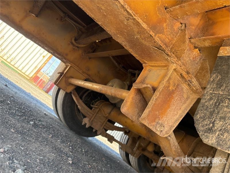 MAC 30 ft Tri/A Equipment Trailer Прицепы-Автовозы
