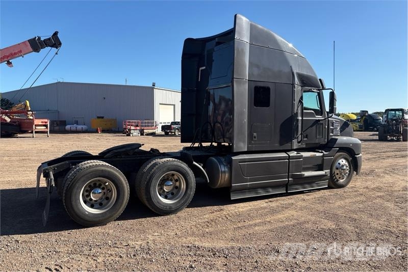 Mack AN64T 6x4 T/A Sleeper Truck Tractor Naudoti vilkikai