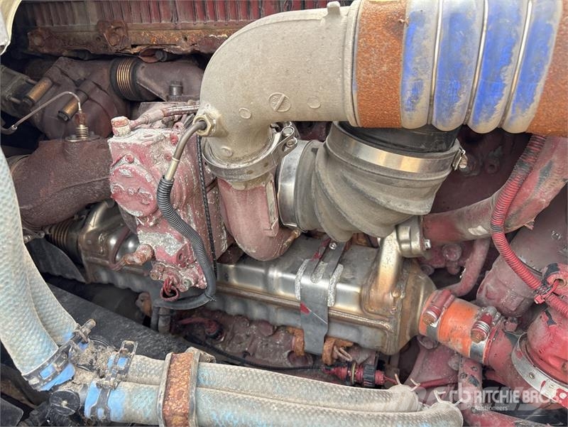 Mack AN64T 6x4 T/A Sleeper Truck Tractor Vlačilci