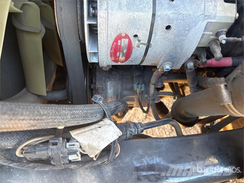 Mack AN64T 6x4 T/A Sleeper Truck Tractor Naudoti vilkikai