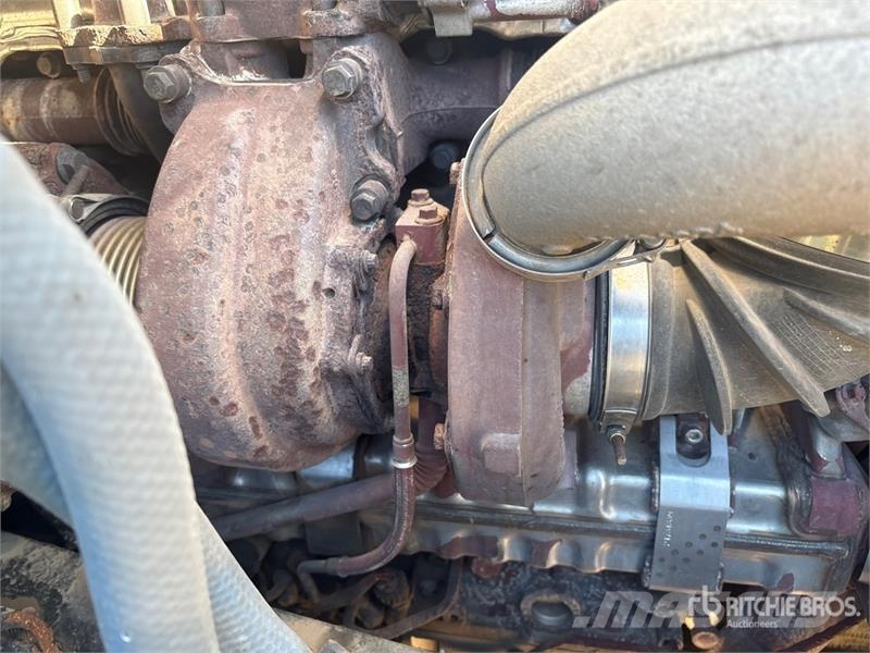Mack AN64T 6x4 T/A Sleeper Truck Tractor Naudoti vilkikai