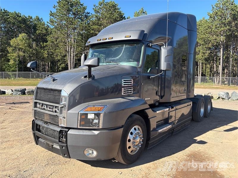 Mack AN64T 6x4 T/A Sleeper Truck Tractor Naudoti vilkikai