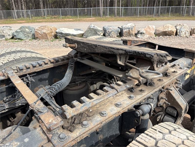 Mack AN64T 6x4 T/A Sleeper Truck Tractor Vlačilci