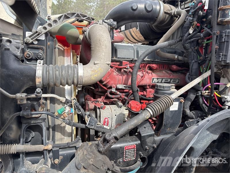 Mack AN64T 6x4 T/A Sleeper Truck Tractor Vlačilci