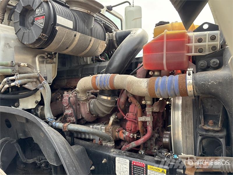 Mack AN64T 6x4 T/A Sleeper Truck Tractor Vlačilci