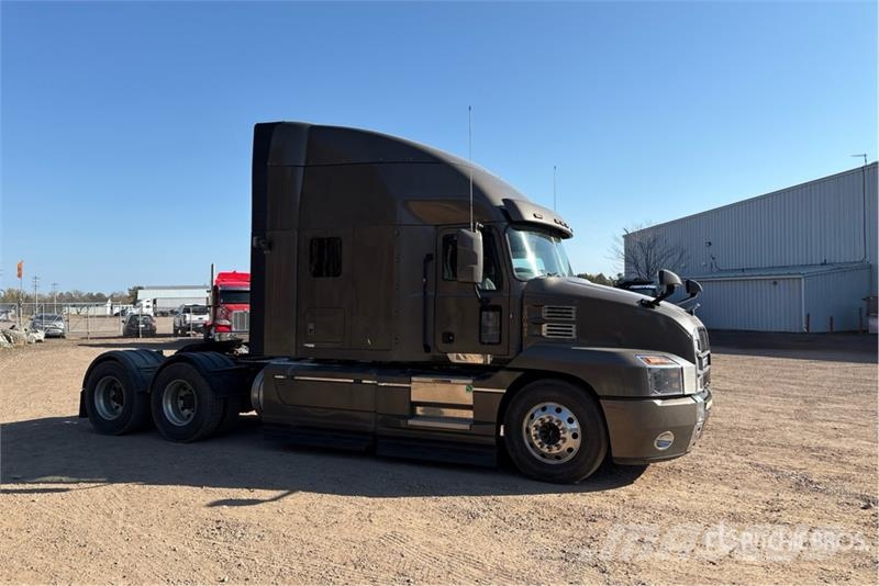 Mack Anthem 6x4 T/A Sleeper Truck Tractor Vlačilci