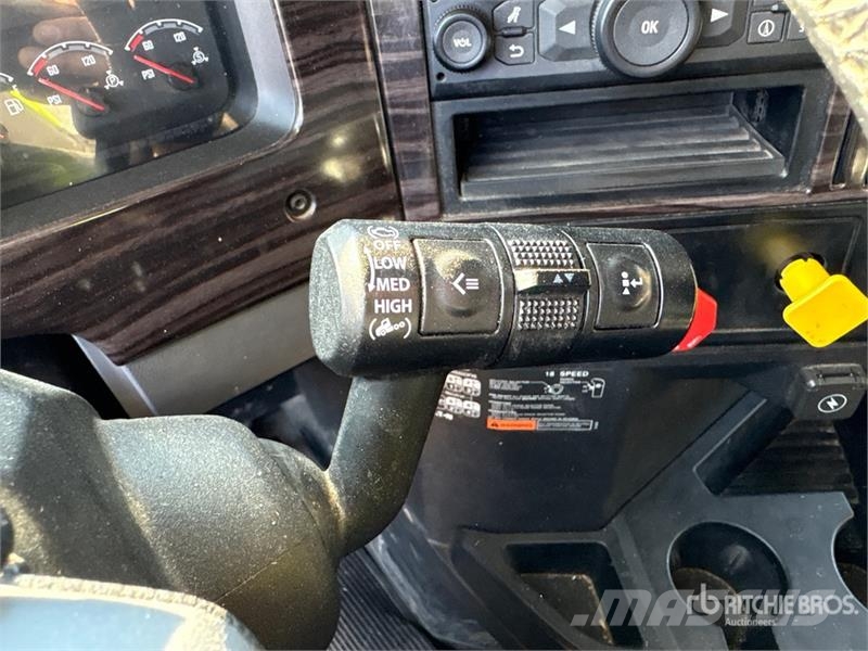Mack Anthem 6x4 T/A Sleeper Truck Tractor Vlačilci