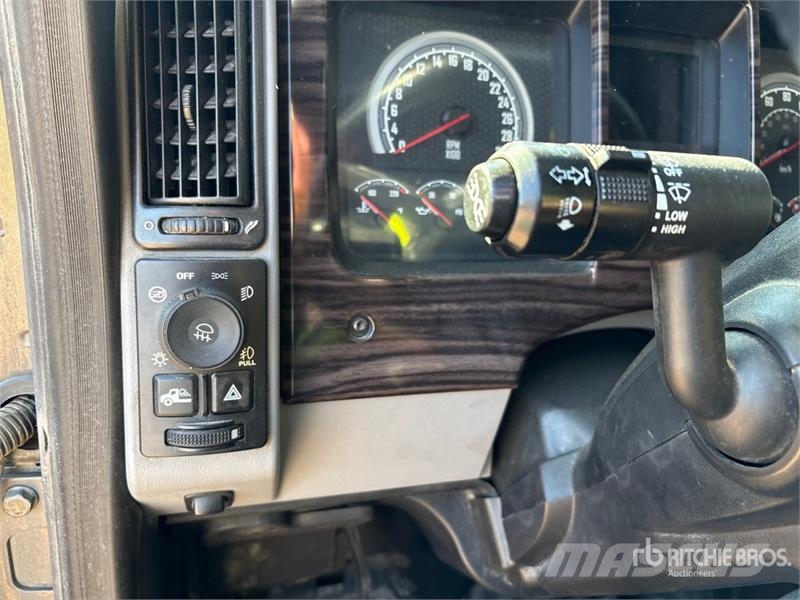 Mack Anthem 6x4 T/A Sleeper Truck Tractor Vlačilci