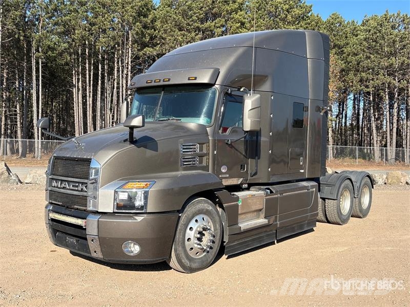 Mack Anthem 6x4 T/A Sleeper Truck Tractor Vlačilci
