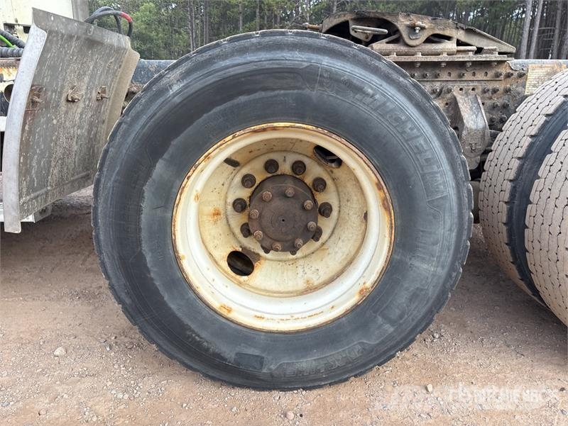 Mack CXU613 Седельные тягачи