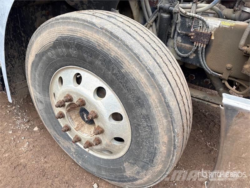 Mack CXU613 Tracteur routier