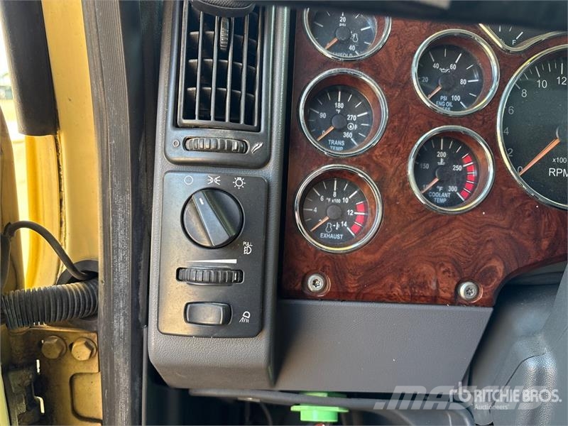 Mack CXU613 Vlačilci