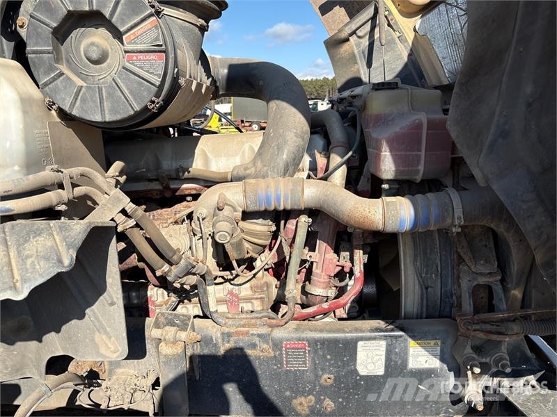 Mack CXU613 Vlačilci