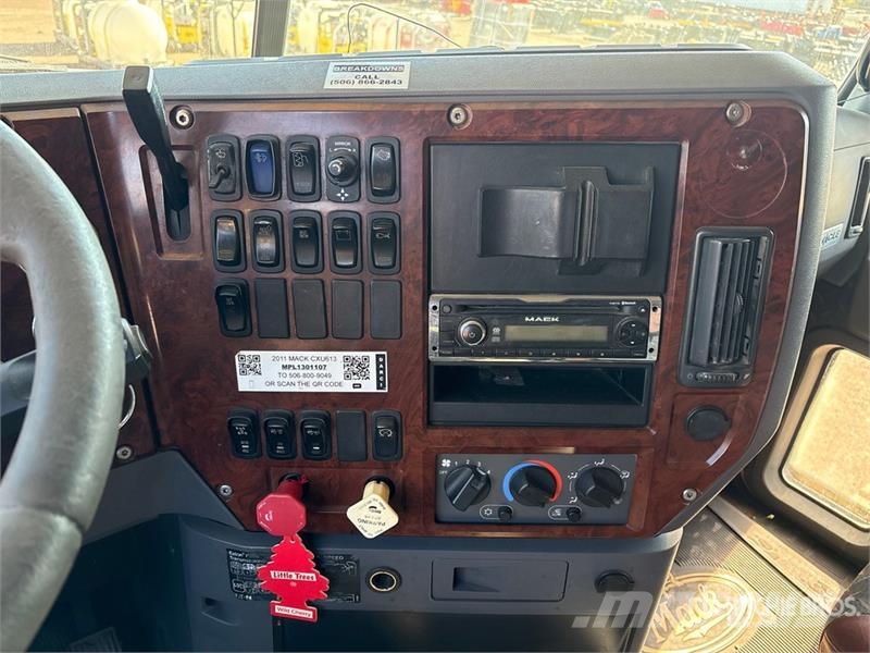 Mack CXU613 Vlačilci