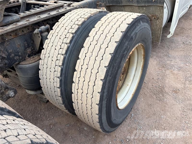 Mack CXU613 Седельные тягачи