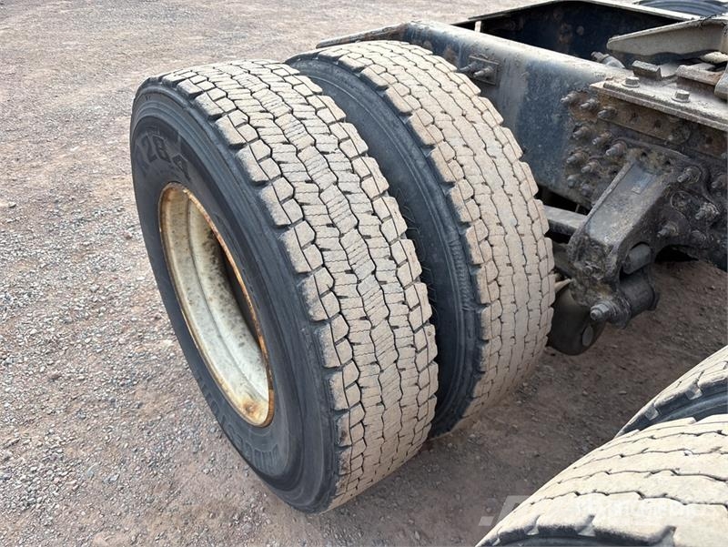 Mack CXU613 Седельные тягачи