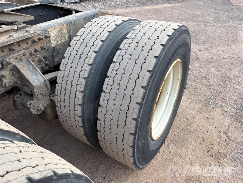 Mack CXU613 Седельные тягачи
