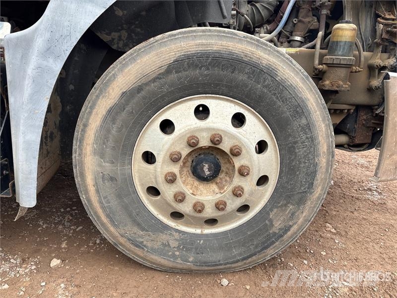 Mack CXU613 Tracteur routier