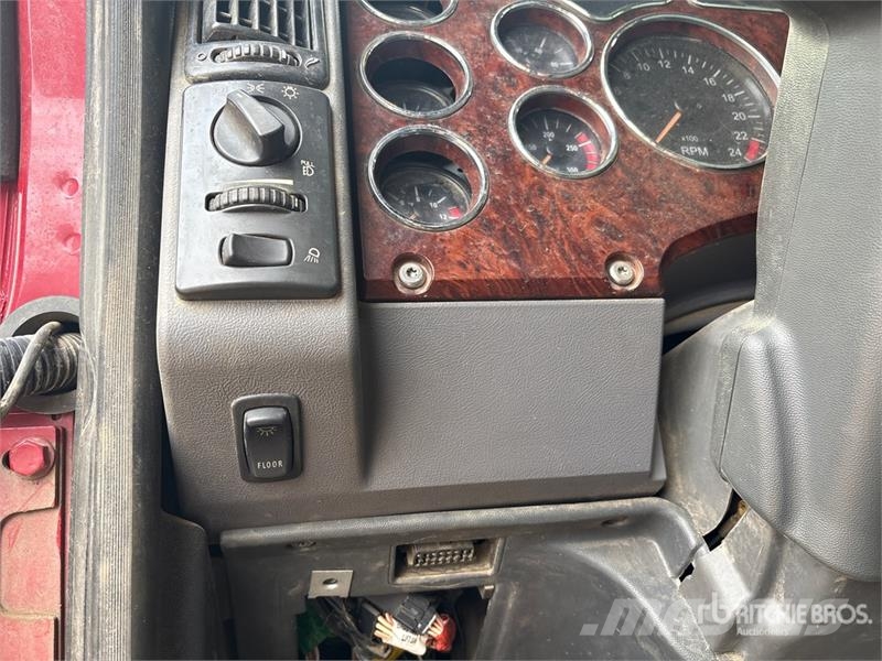 Mack CXU613 Tracteur routier