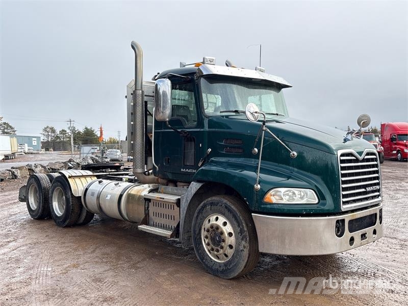 Mack CXU613 Vilcēji