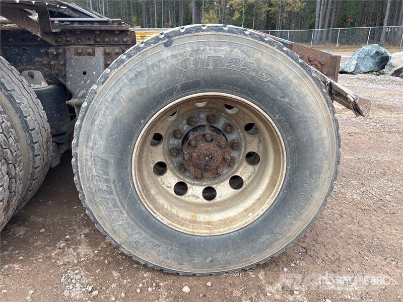 Mack CXU613 Tracteur routier