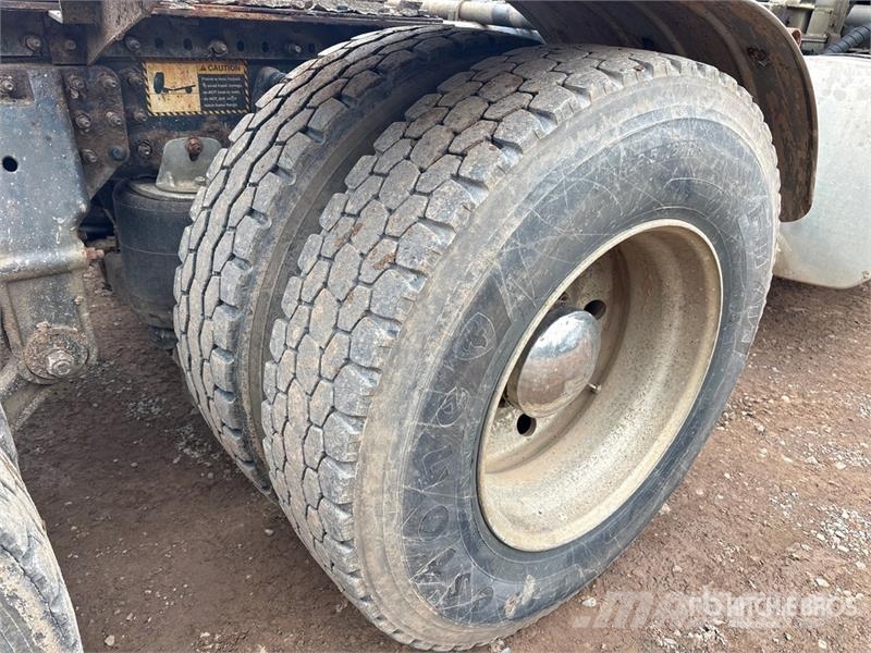 Mack CXU613 Tracteur routier