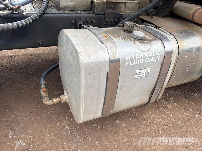 Mack CXU613 Tracteur routier