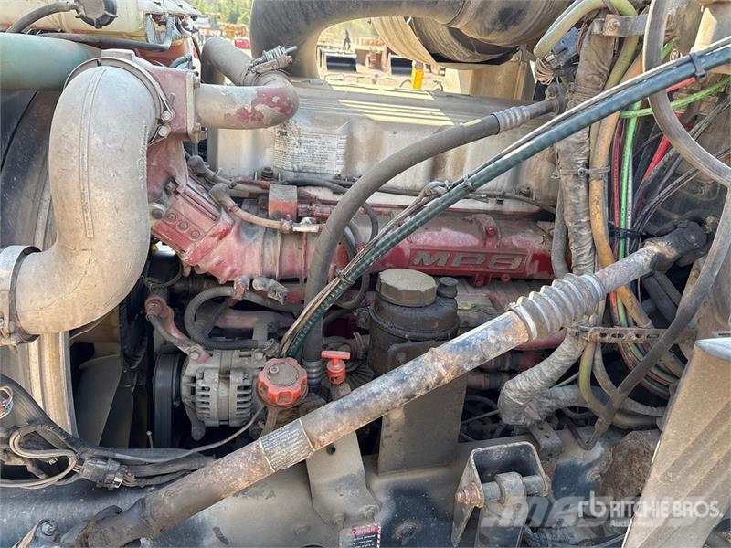 Mack CXU613 Vlačilci