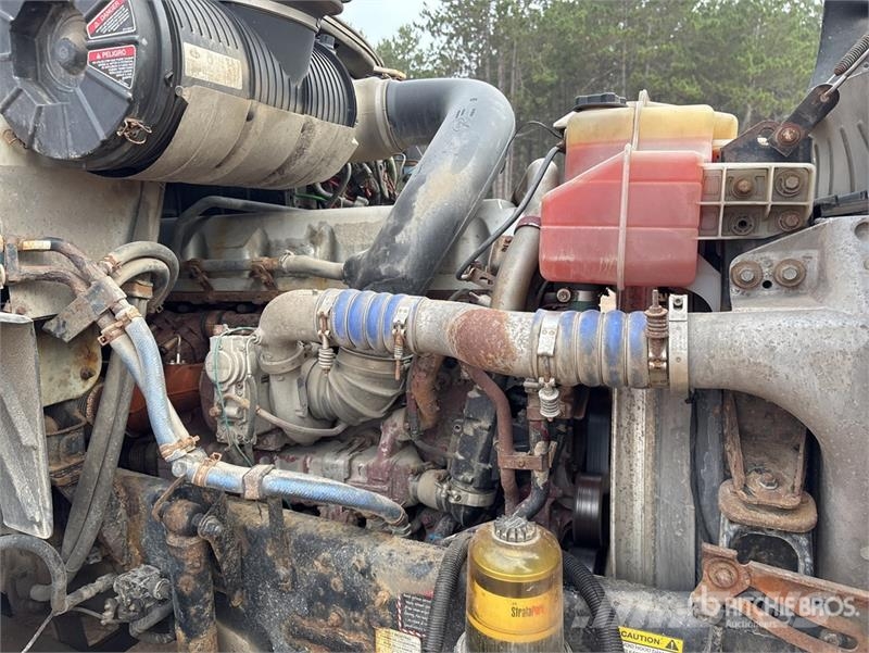 Mack CXU613 Седельные тягачи