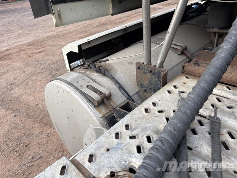 Mack CXU613 Седельные тягачи
