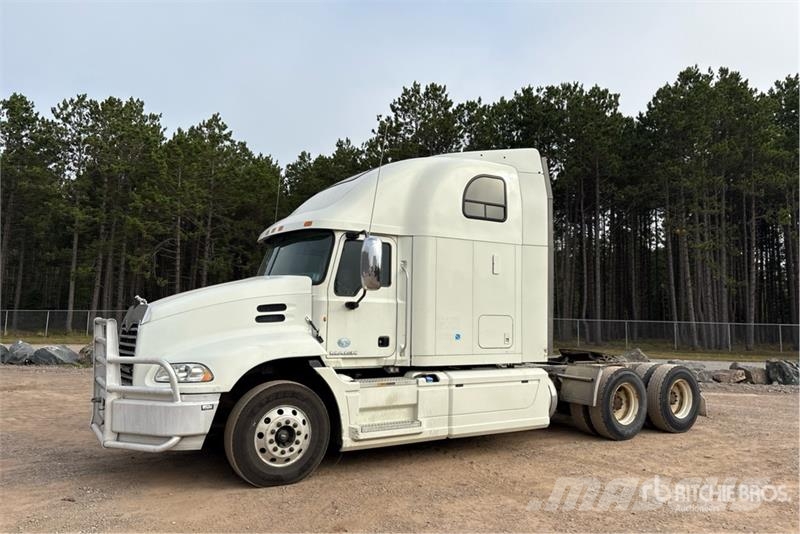 Mack CXU613 Седельные тягачи