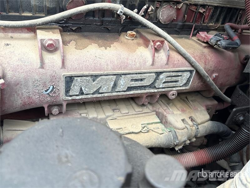 Mack CXU613 Tracteur routier