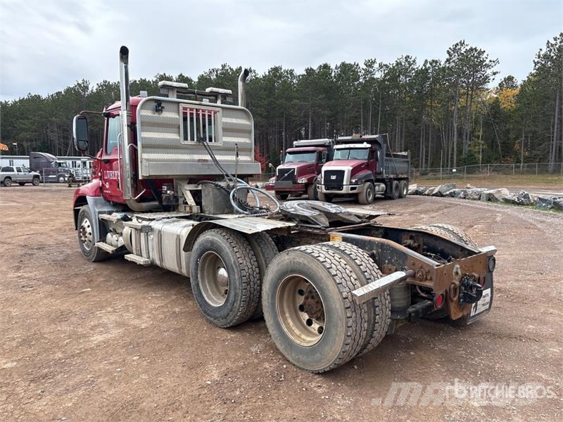 Mack CXU613 Tracteur routier