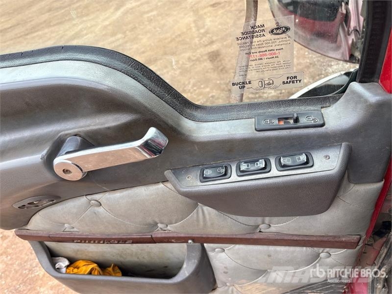Mack CXU613 Tracteur routier