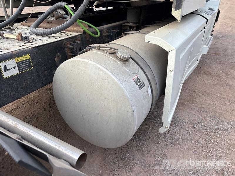 Mack CXU613 Седельные тягачи