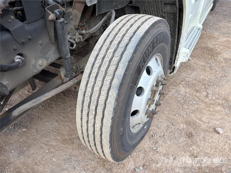 Mack CXU613 Седельные тягачи