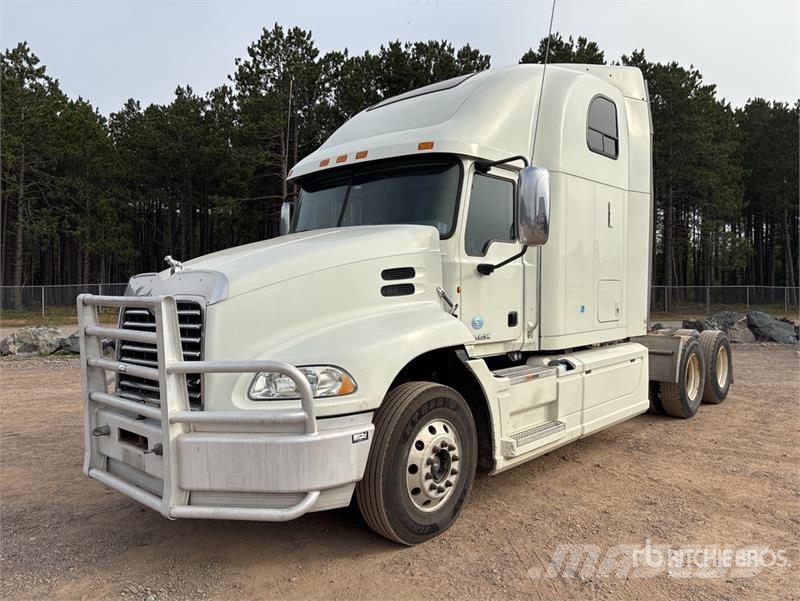 Mack CXU613 Седельные тягачи