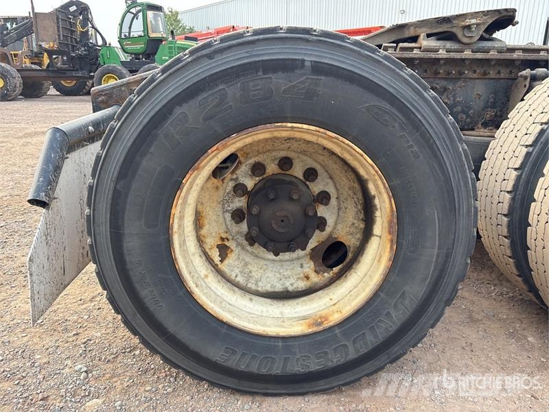Mack CXU613 Седельные тягачи