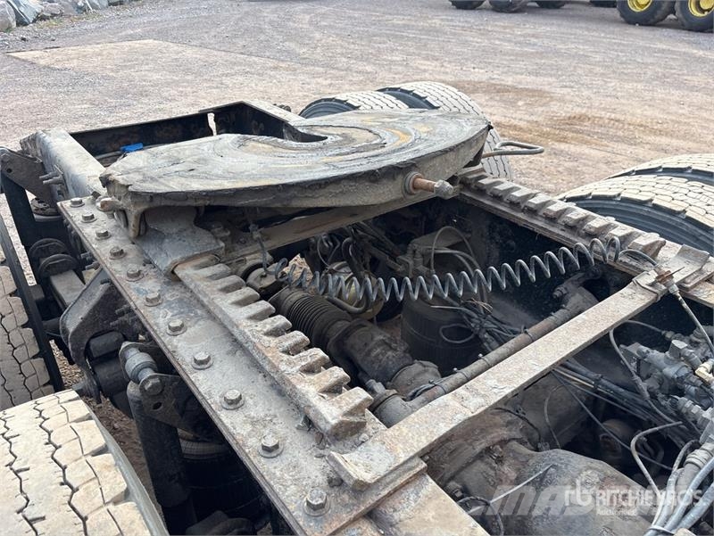 Mack CXU613 Седельные тягачи