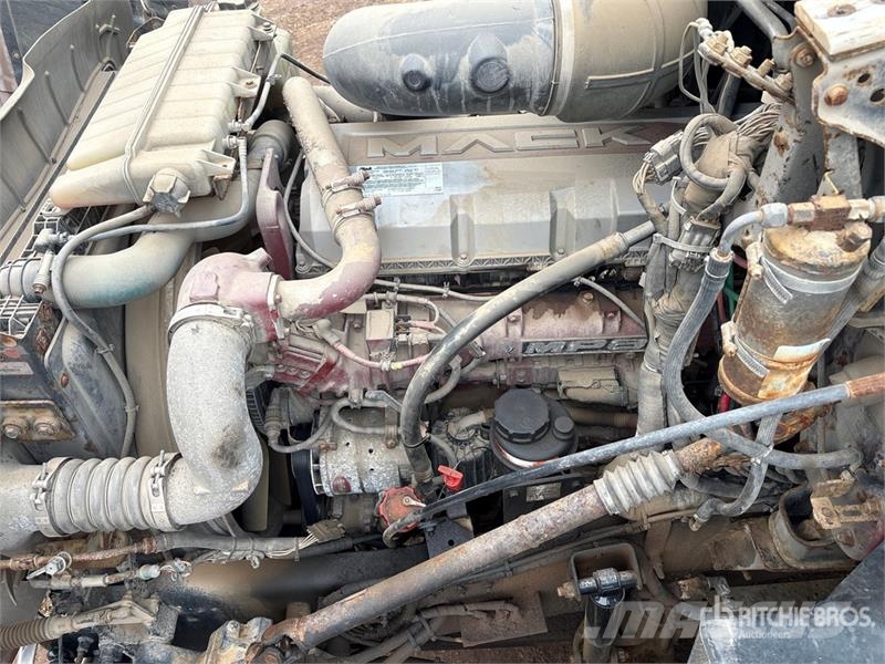 Mack CXU613 Tracteur routier