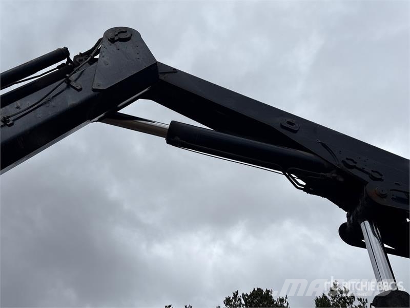 Mack RD688S Vlakke laadvloer met kraan
