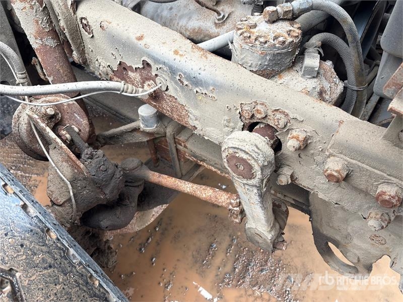 Mack RD688S Vlakke laadvloer met kraan