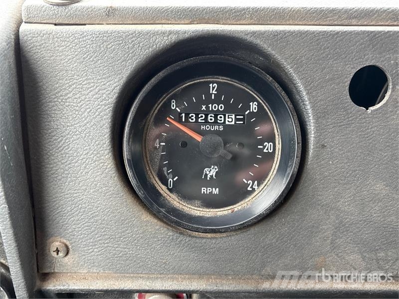 Mack RD688S Vlakke laadvloer met kraan
