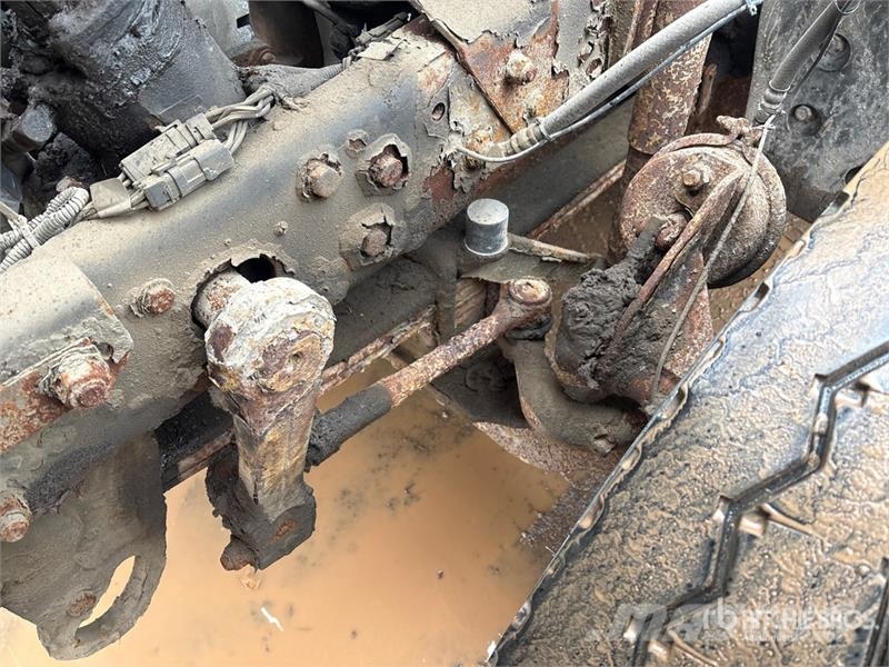 Mack RD688S Vlakke laadvloer met kraan
