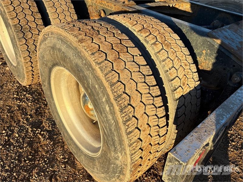 Mack T/A Sleeper Truck Tractor Trekkvogner