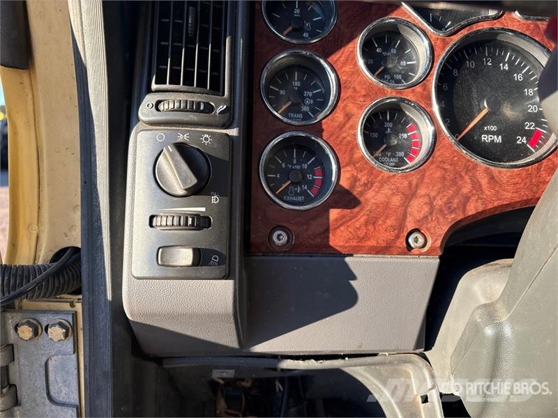 Mack T/A Sleeper Truck Tractor Trekkvogner