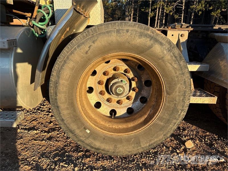 Mack T/A Sleeper Truck Tractor Trekkvogner