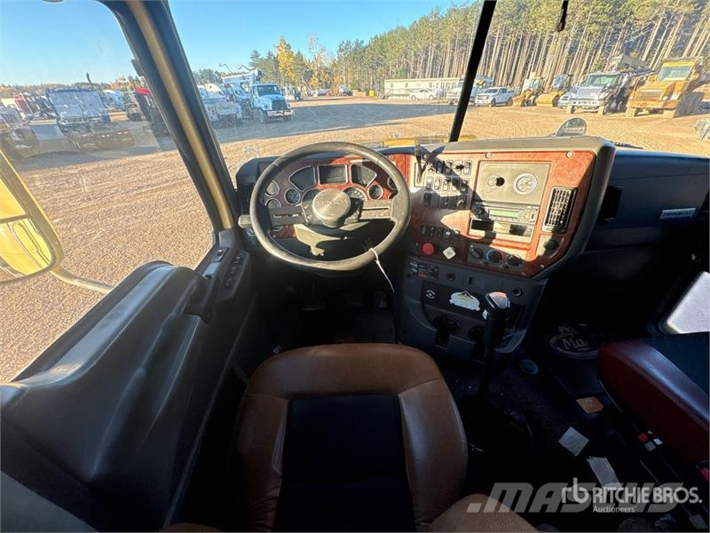 Mack T/A Sleeper Truck Tractor Trekkvogner